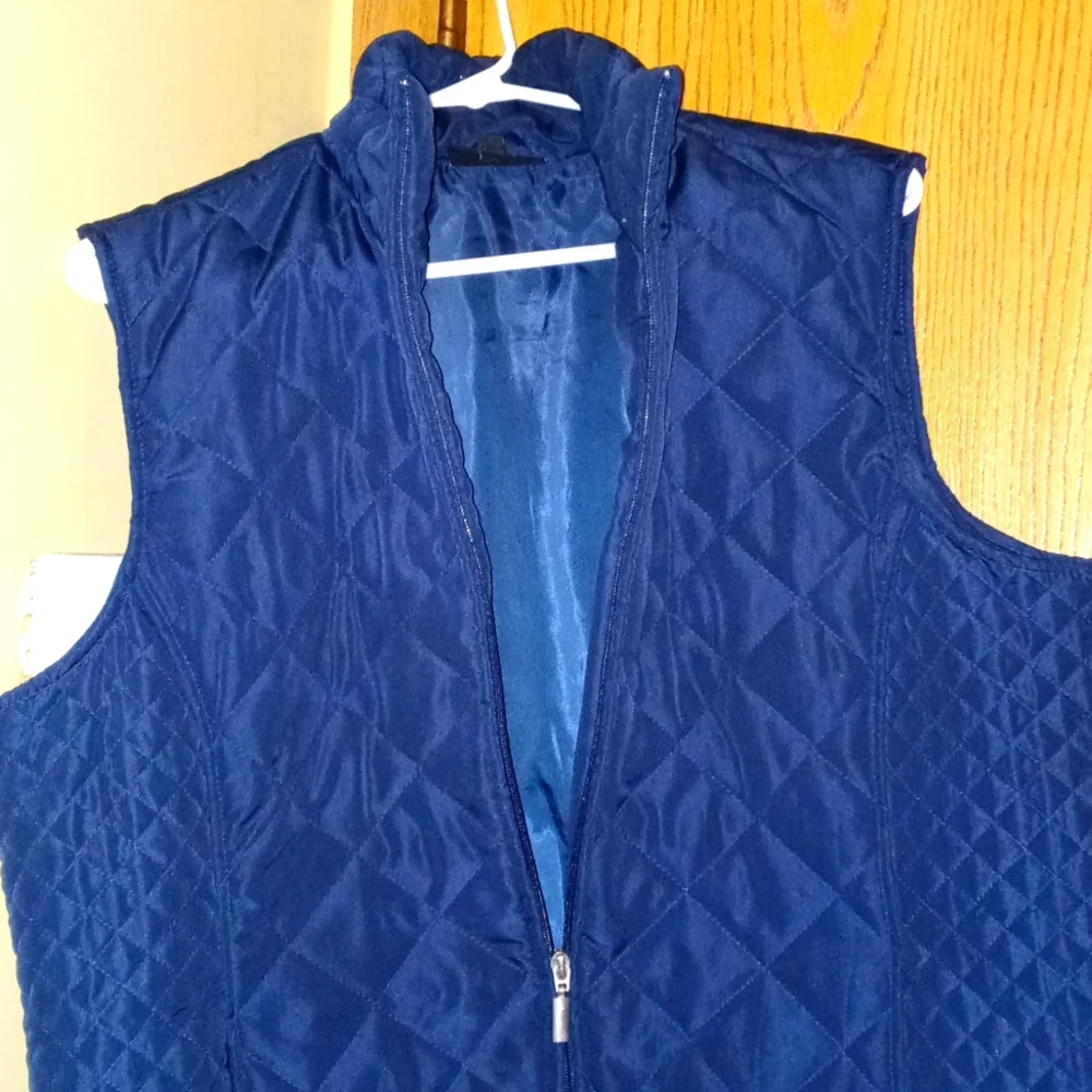 "JANE ASHLEY" Navy blue diamond-stitch zip-up vest w/ pockets Size: 1X - Picture 3 of 7
